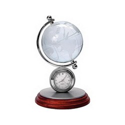 Часы настольные с глобусом серебристый