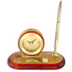 Настольный набор Лион с часами, ручкой и шильдом, дерево, металл, цвет коричневый