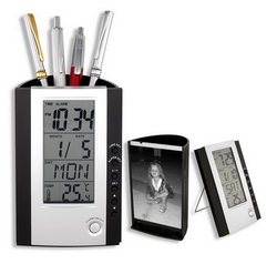 Часы-календарь-термометр-подставка под ручки с фоторамкой, серебристый