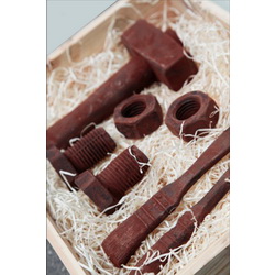 Шоколадный набор "Профессионал", 510 г из темного шоколада с содержанием какао 52 процента в подарочной коробке, картон Все инструменты покрыты пудрой какао
